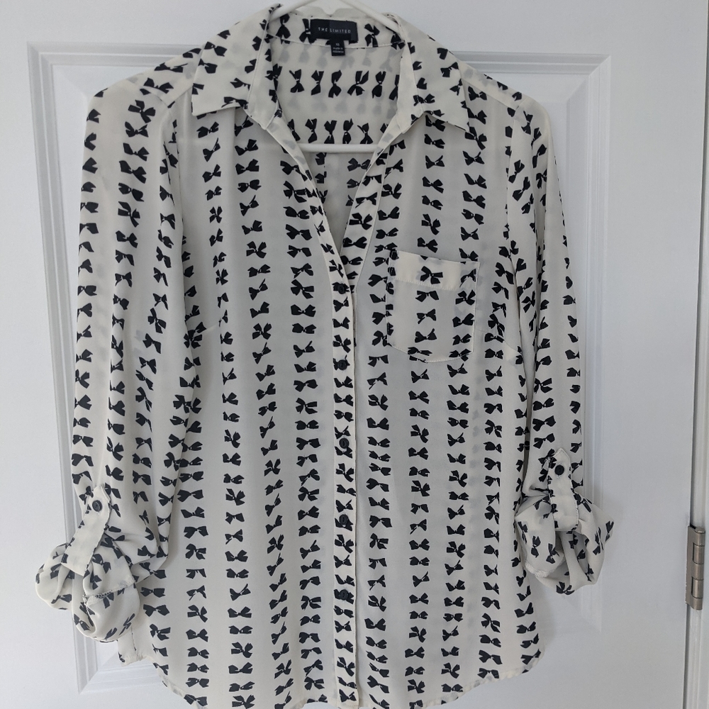 Th Limited Bow Print Button Down - image 3